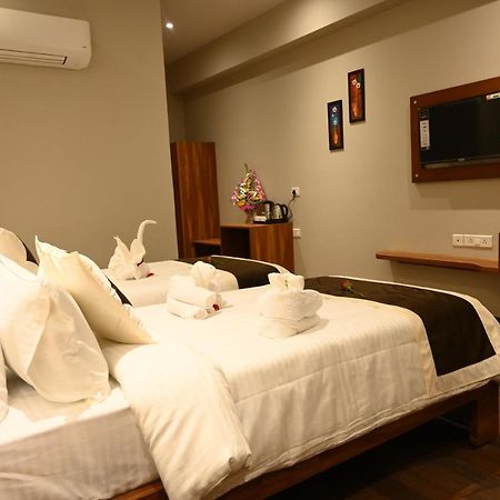 Neel Clarks Inn Express Agra  Exterior foto