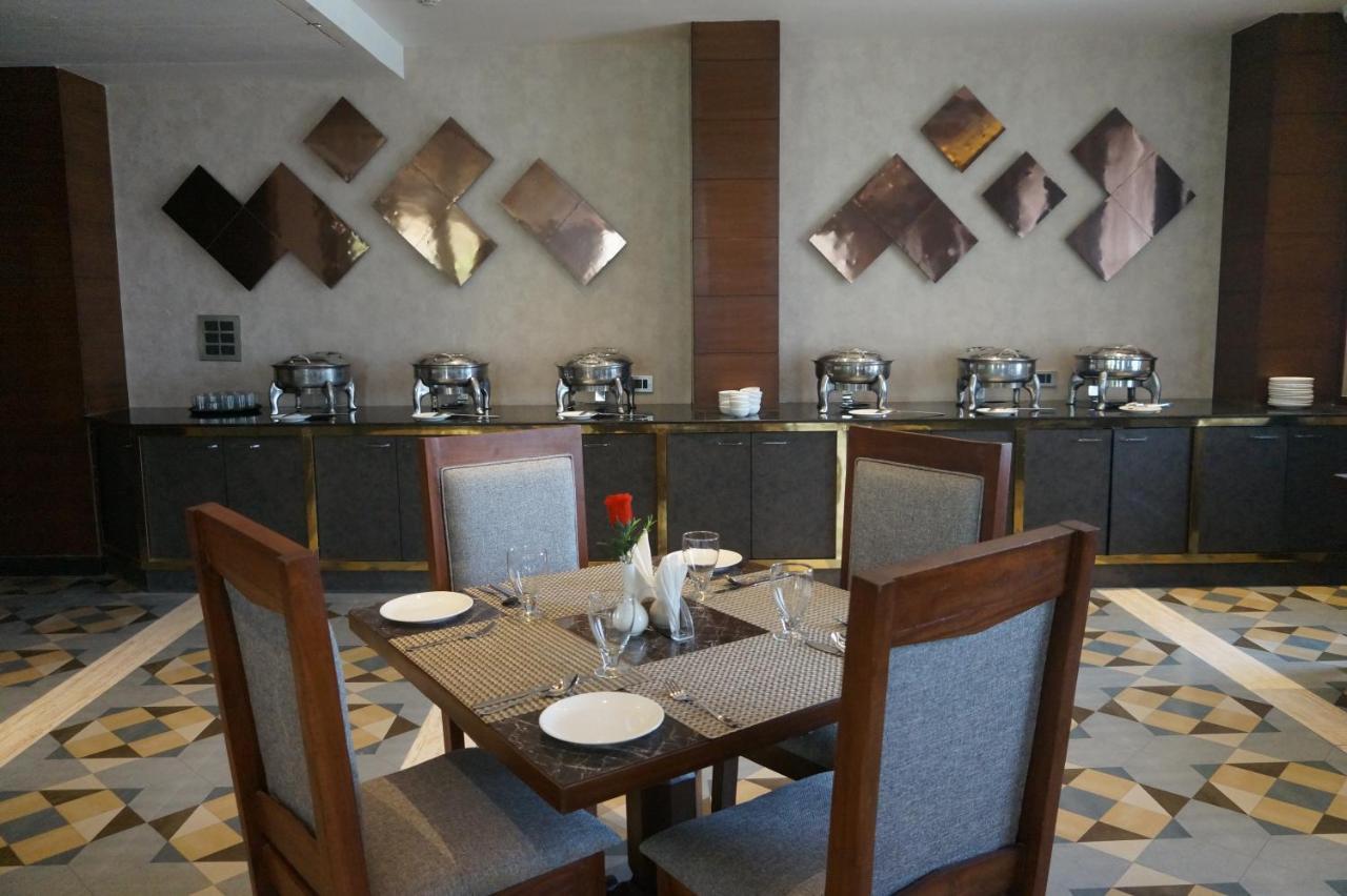 Neel Clarks Inn Express Agra  Exterior foto