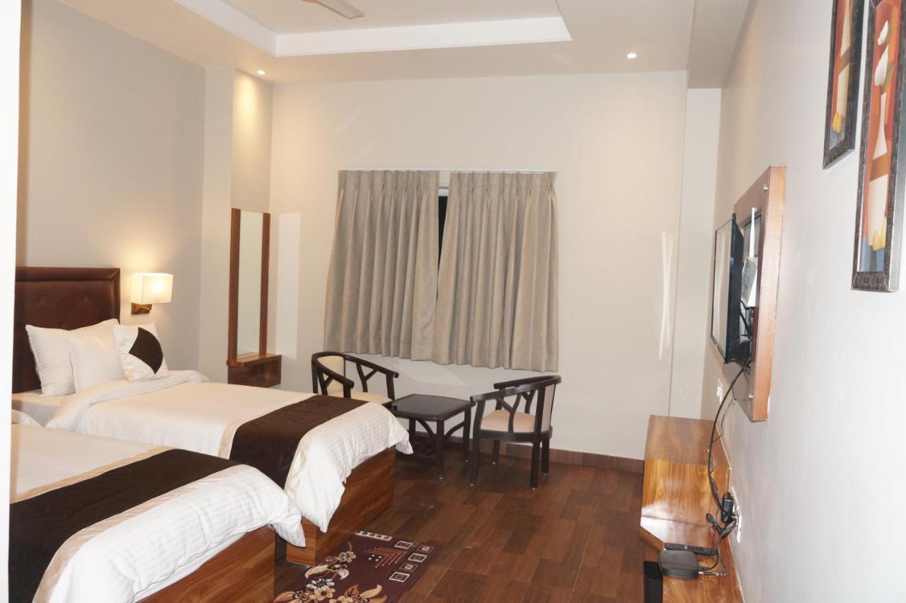 Neel Clarks Inn Express Agra  Exterior foto