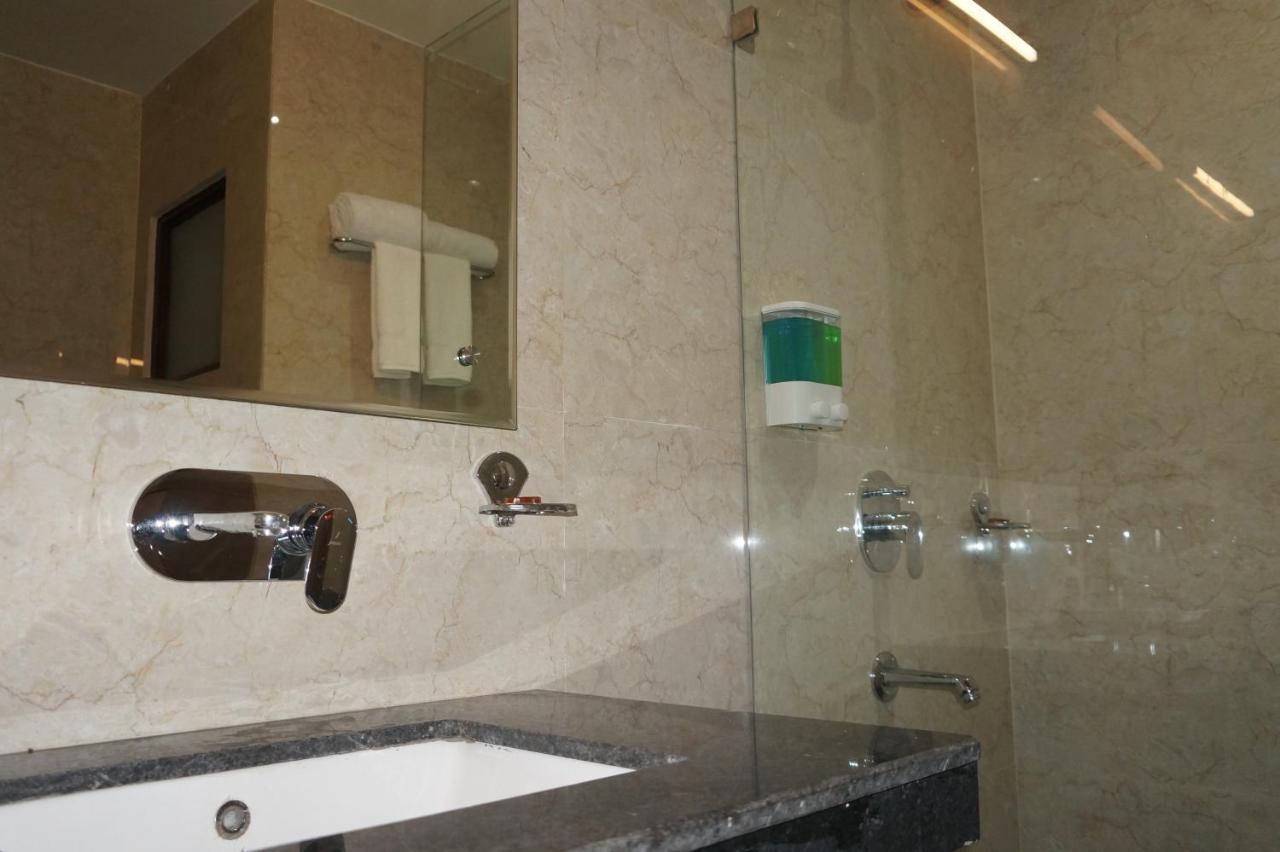Neel Clarks Inn Express Agra  Exterior foto