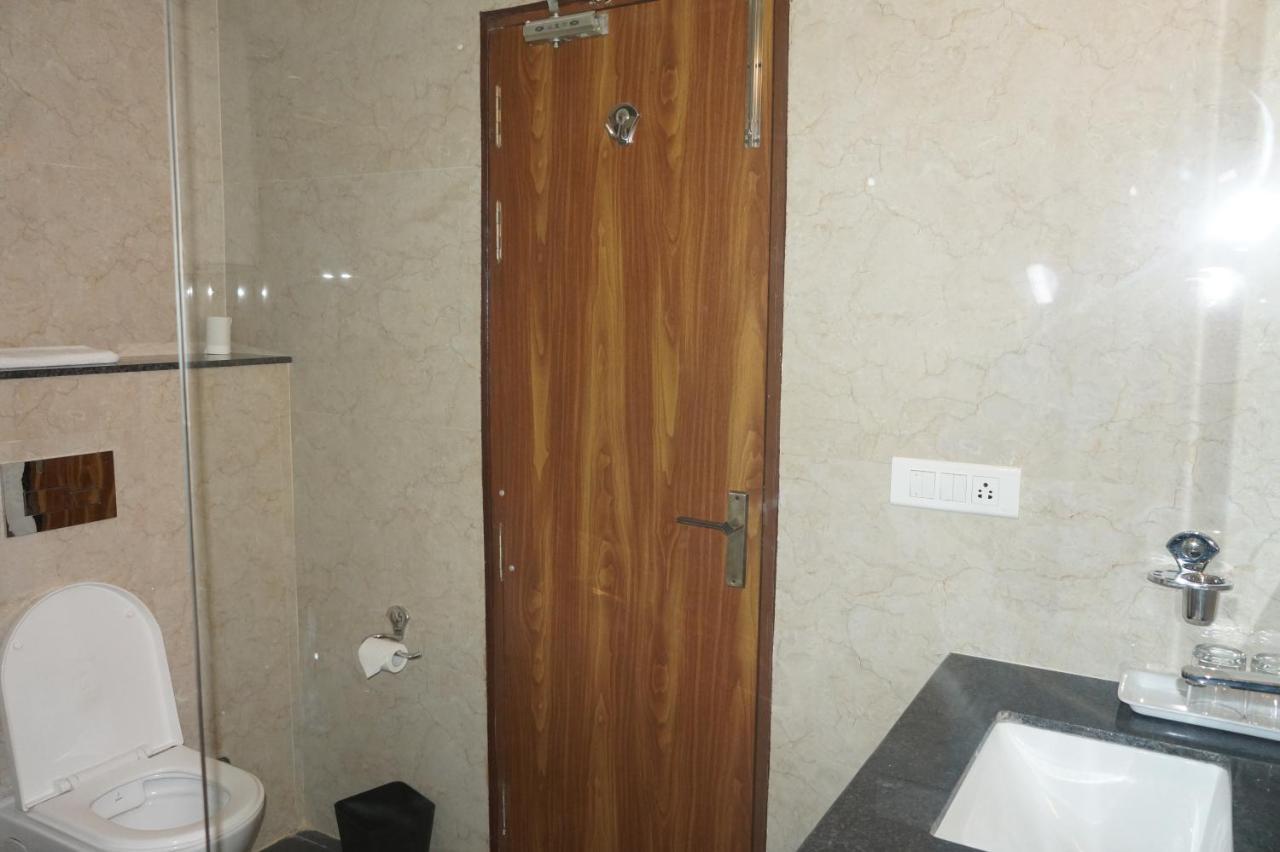 Neel Clarks Inn Express Agra  Exterior foto